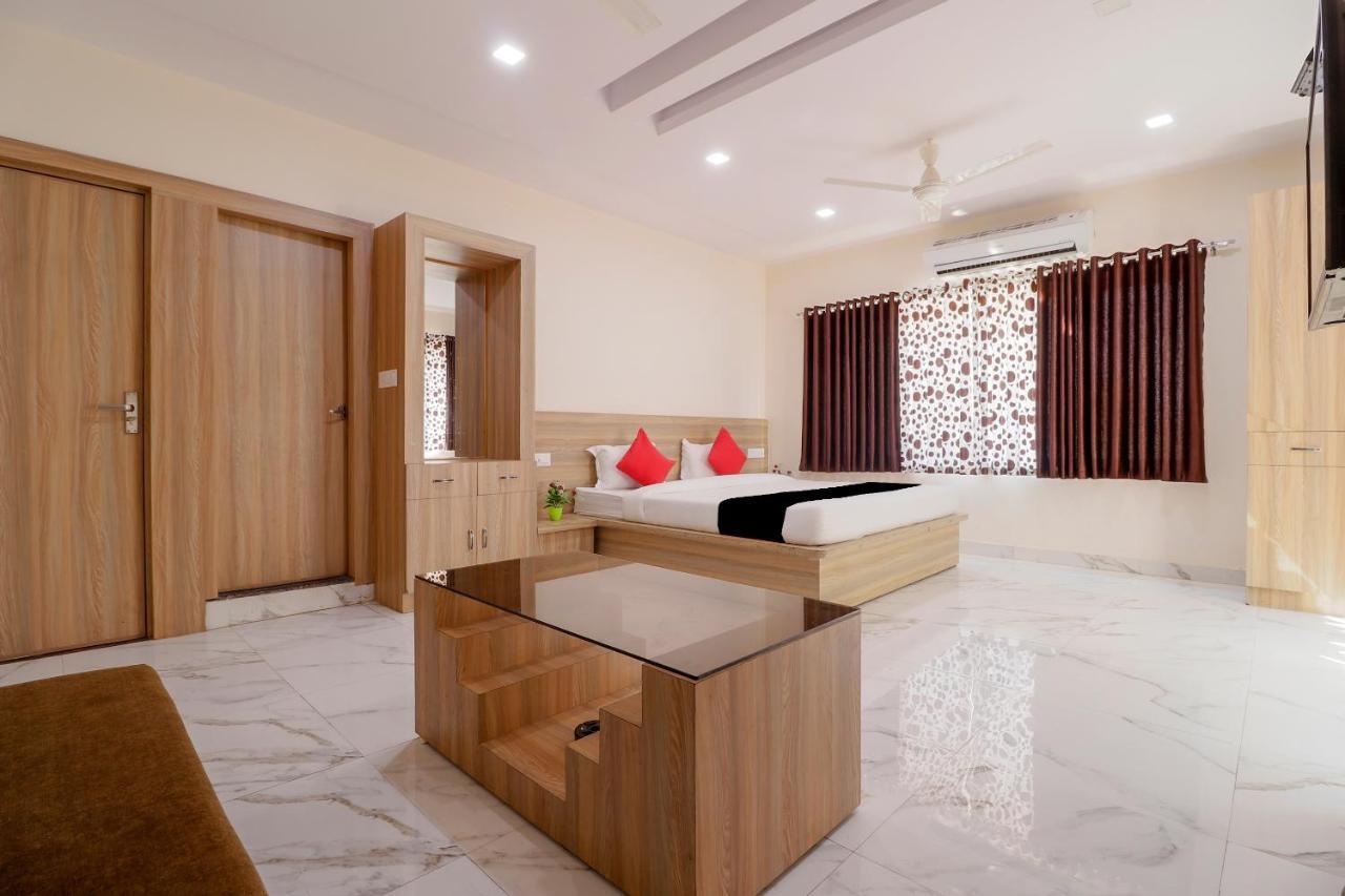 Capital O 63158 Hotel Om Sai Ram Chhatarpur Екстериор снимка
