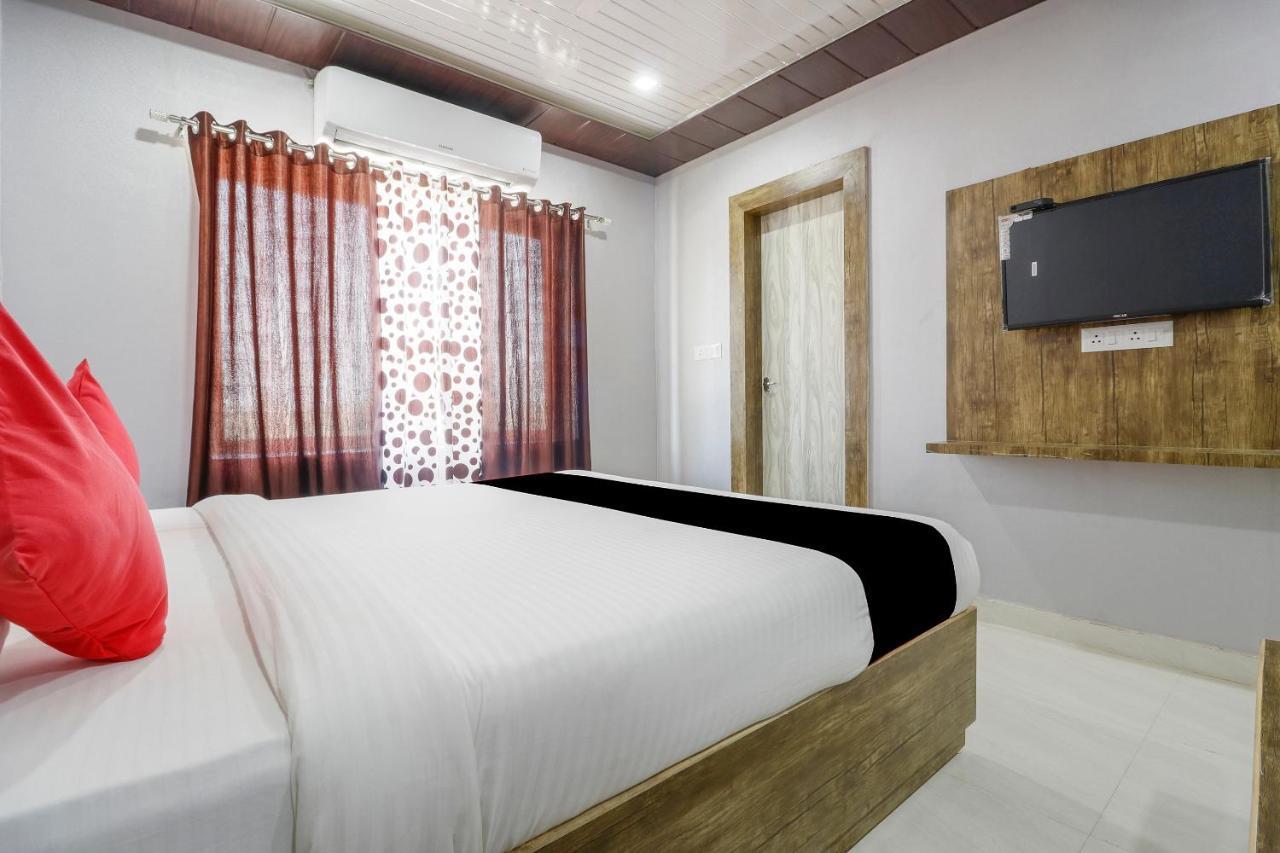 Capital O 63158 Hotel Om Sai Ram Chhatarpur Екстериор снимка