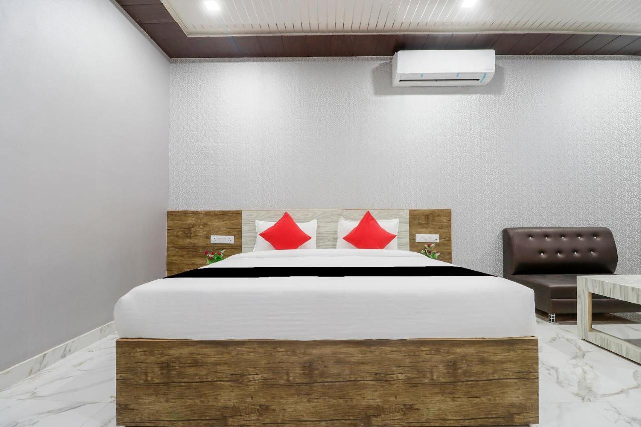 Capital O 63158 Hotel Om Sai Ram Chhatarpur Екстериор снимка