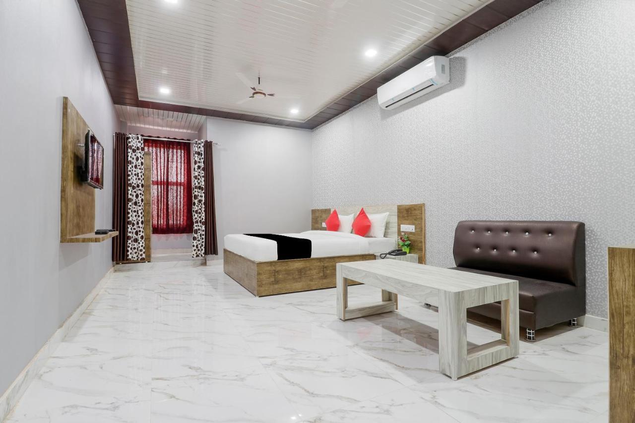 Capital O 63158 Hotel Om Sai Ram Chhatarpur Екстериор снимка