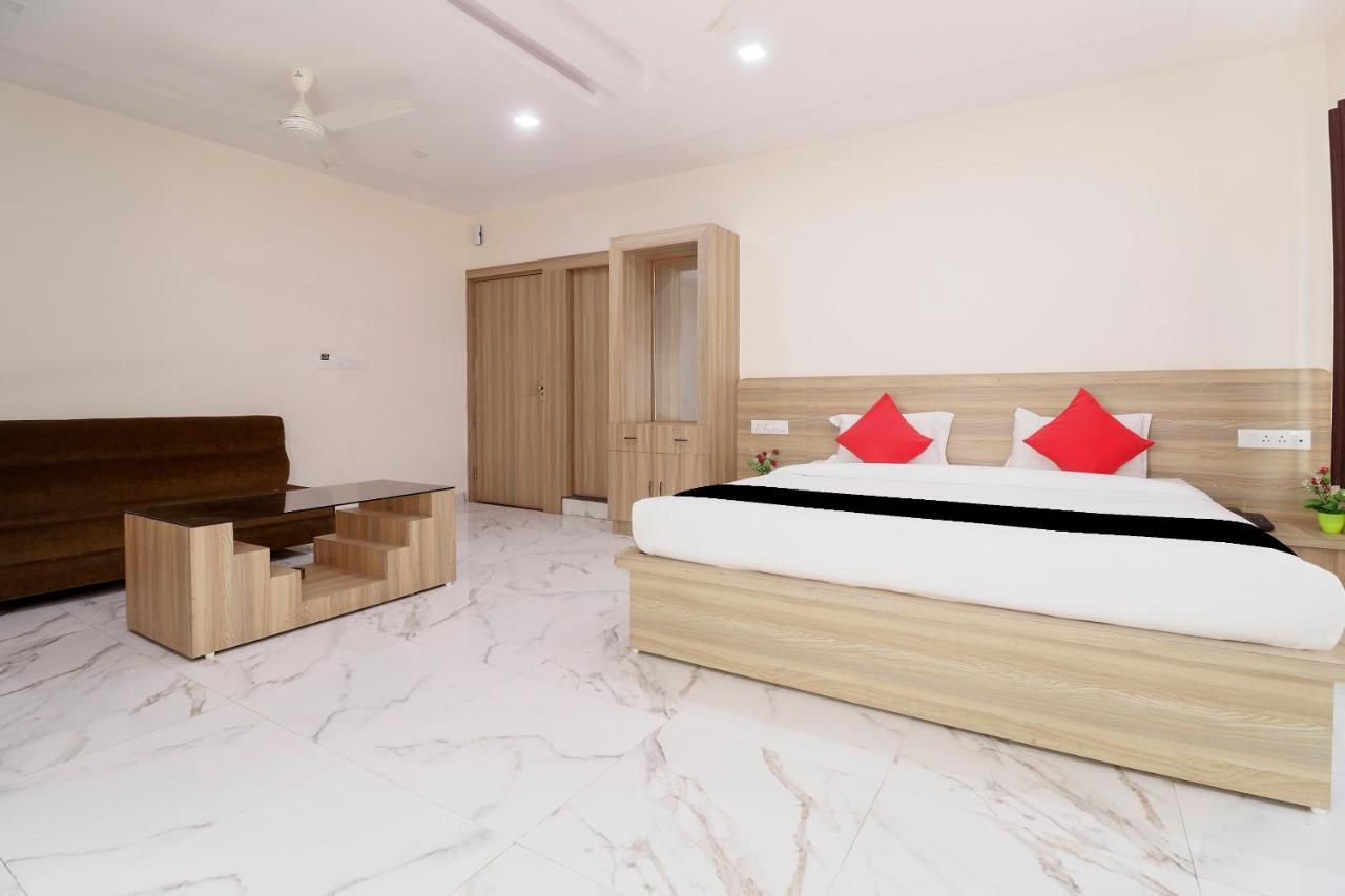 Capital O 63158 Hotel Om Sai Ram Chhatarpur Екстериор снимка